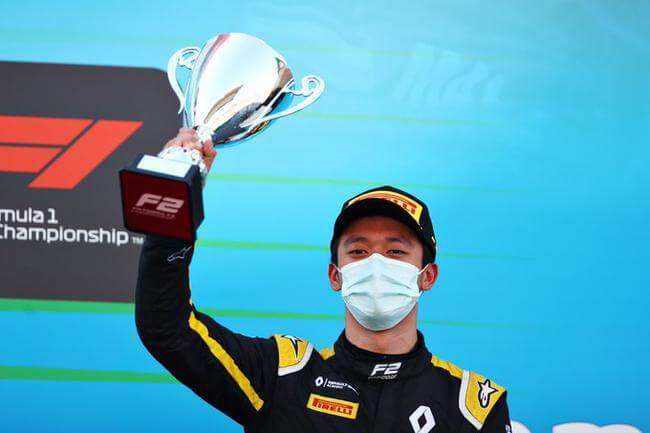 周冠宇获F2首场分站胜利 创造了中国赛车历史