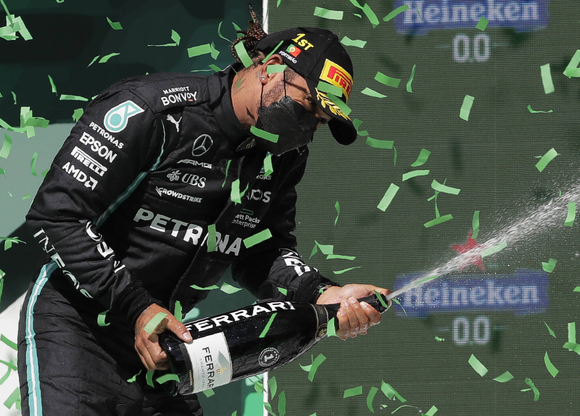 F1葡萄牙站冠军诞生！汉密尔顿夺赛季第2冠