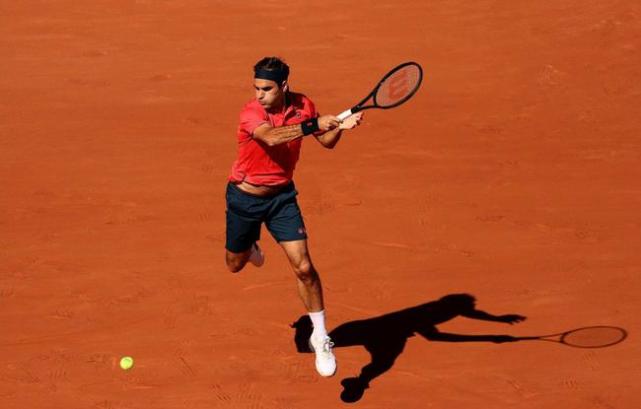 2021 French Open -- Roger Federer reaches third round