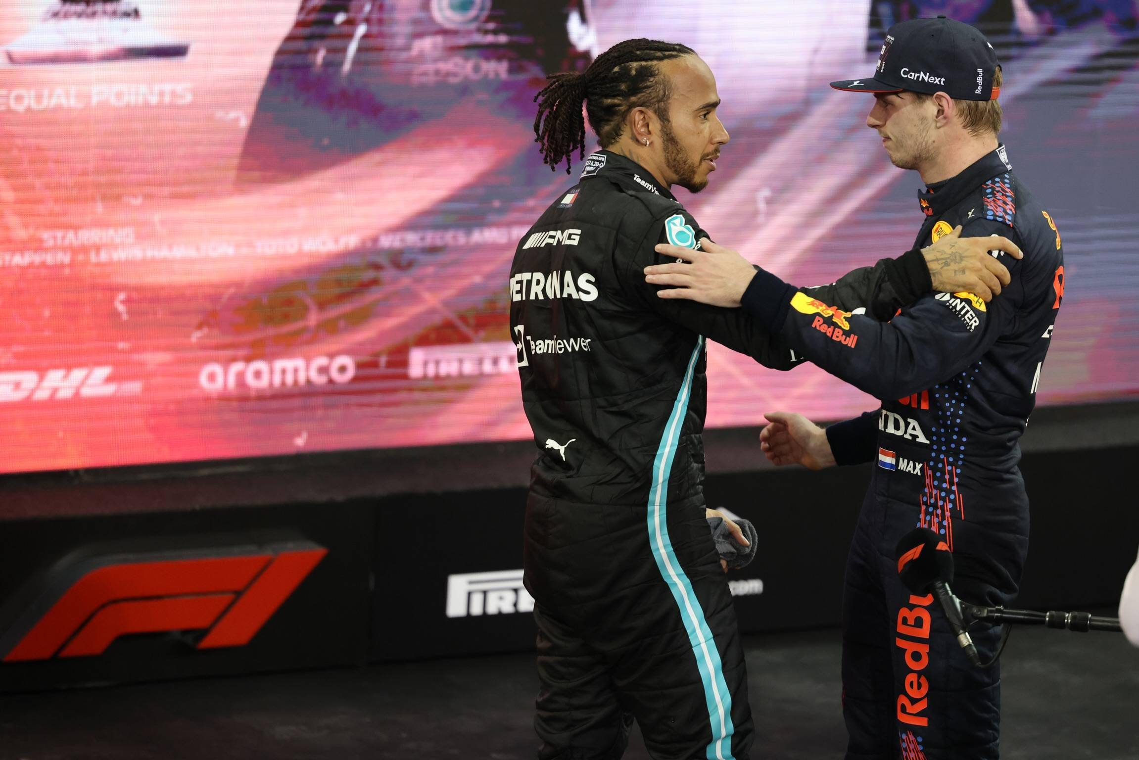 2021F1赛季总冠军：维斯塔潘首夺F1车手总冠军