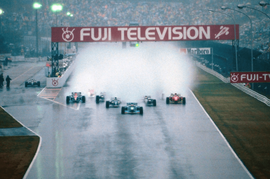 F1日本大獎賽雨戰落幕！維斯塔潘鎖定年度冠軍，周冠宇創紀錄