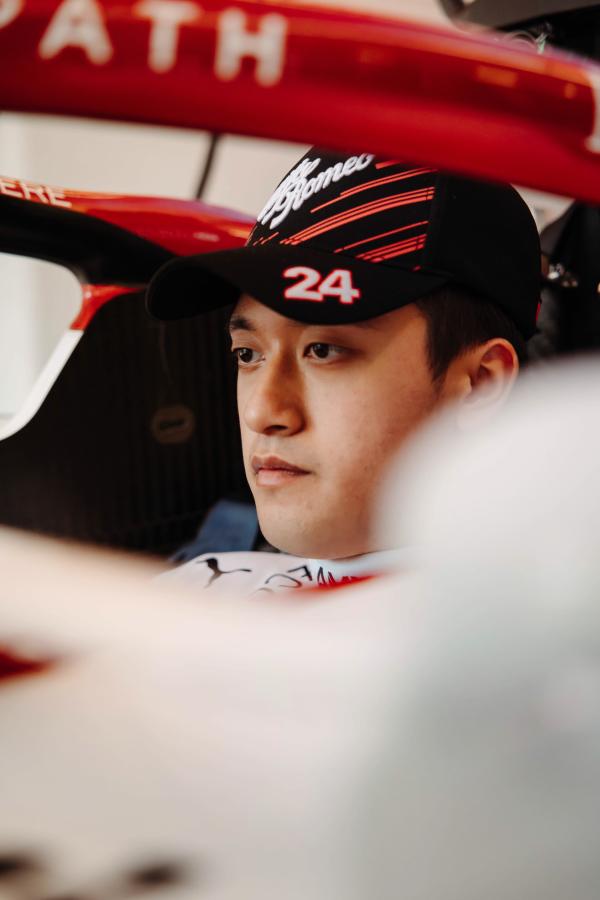 周冠宇：期待f1中国大奖赛回归，回顾六个月的f1车手初体验