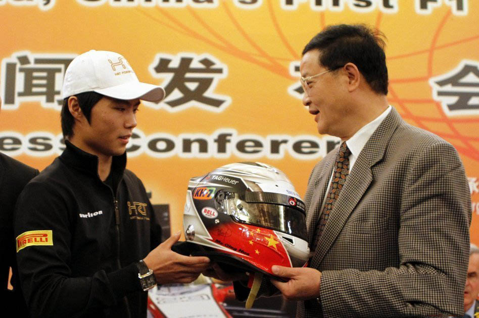 马青骅成为中国首位F1车手 将迎战2013年F1大赛