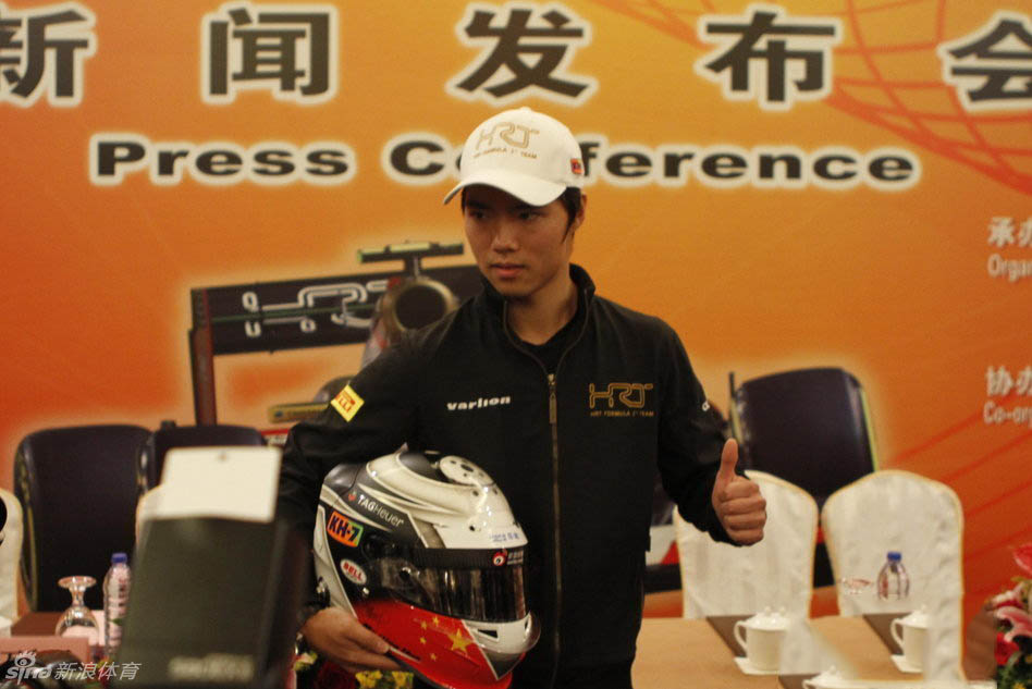 马青骅成为中国首位F1车手 将迎战2013年F1大赛