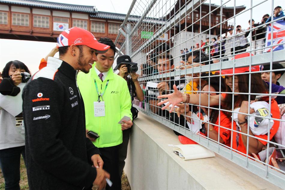 F1韩国站车手签名会