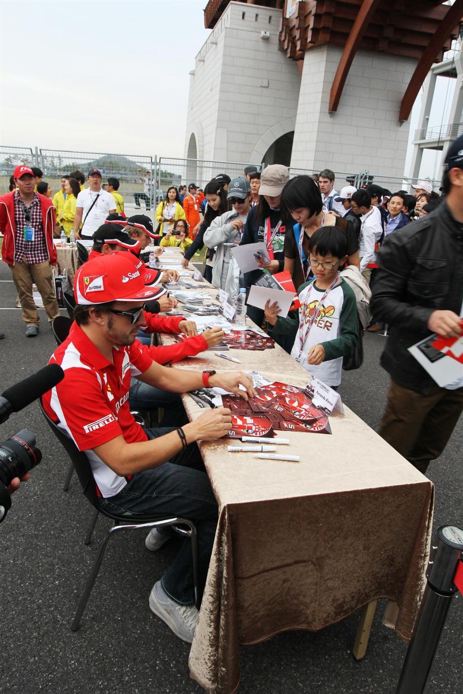 F1韩国站车手签名会